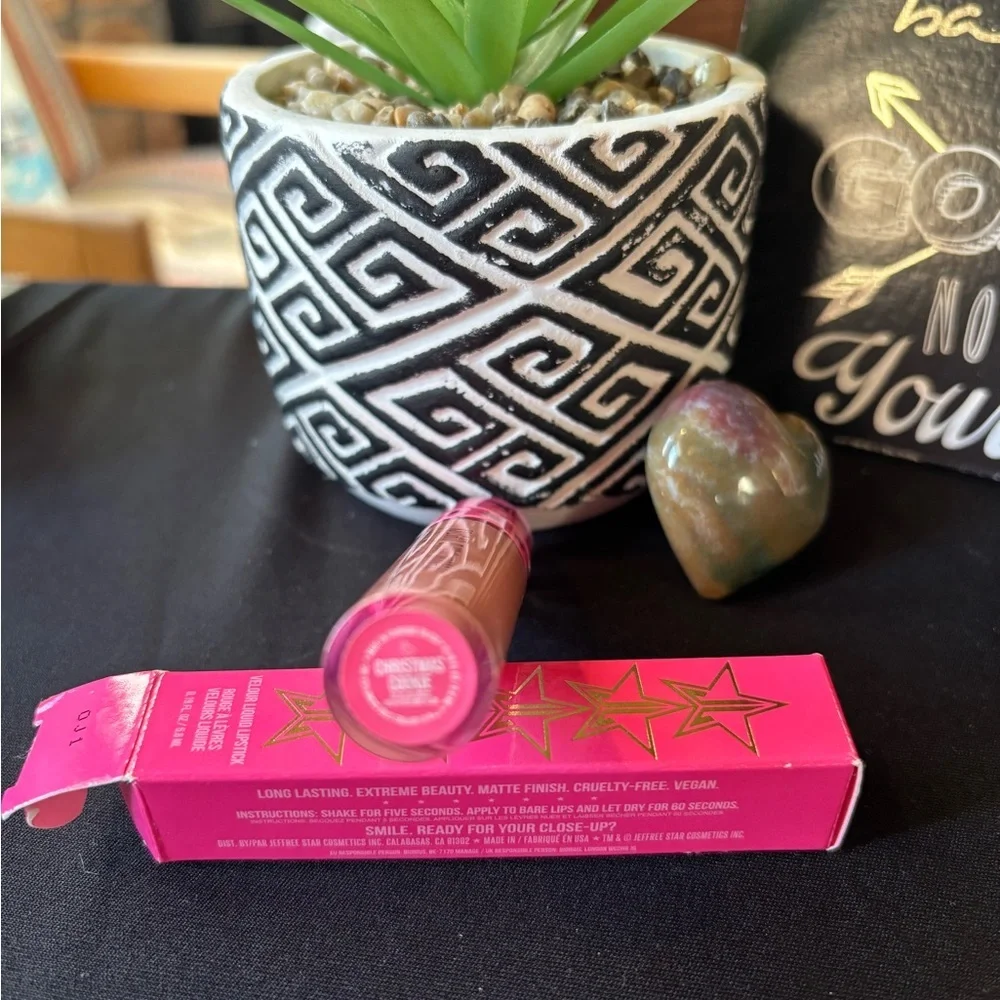 053. Jeffree Star Velour Liquid Lipstick - Christmas Cookie. NIB!